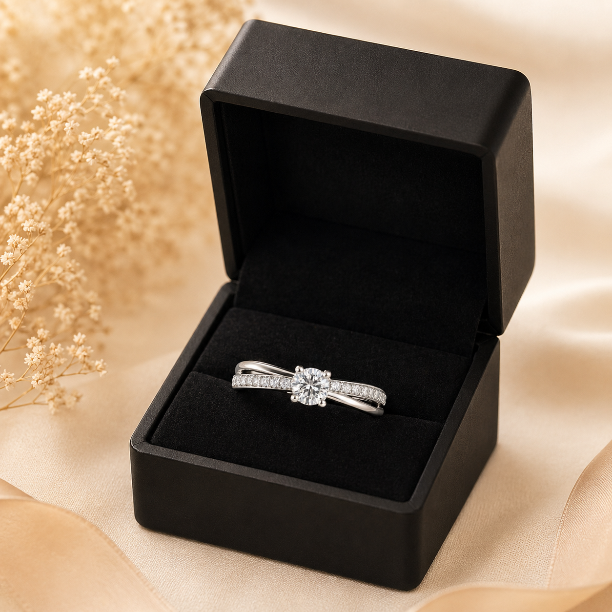 Anello Solitario con Pavè diamantato